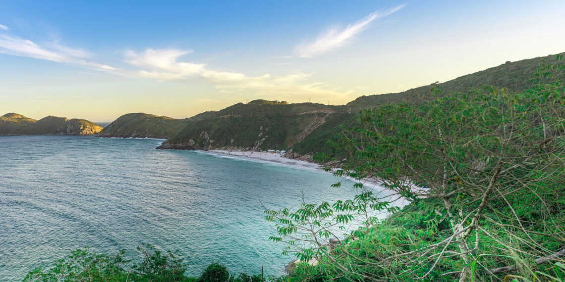 A cidade carioca que é considerada o Caribe Brasileiro