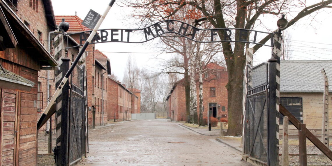 Ele descobriu que era neto de um nazista e fez o impensável