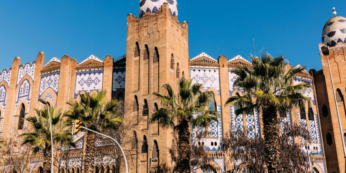 Cidade com cultura rica e grande centro econômico é ponto turístico de milhões de turistas