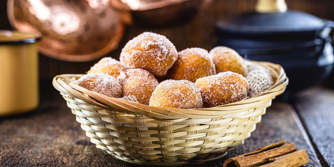 Receita saudável de bolinho de chuva sem fritura e sem açúcar para um lanche irresistível