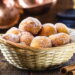 Receita saudável de bolinho de chuva sem fritura e sem açúcar para um lanche irresistível