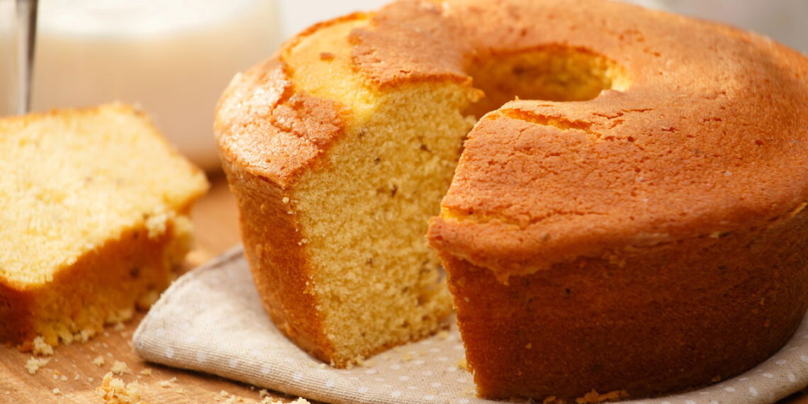 Faça um fofinho bolo de fubá para sua família em 30 minutos
