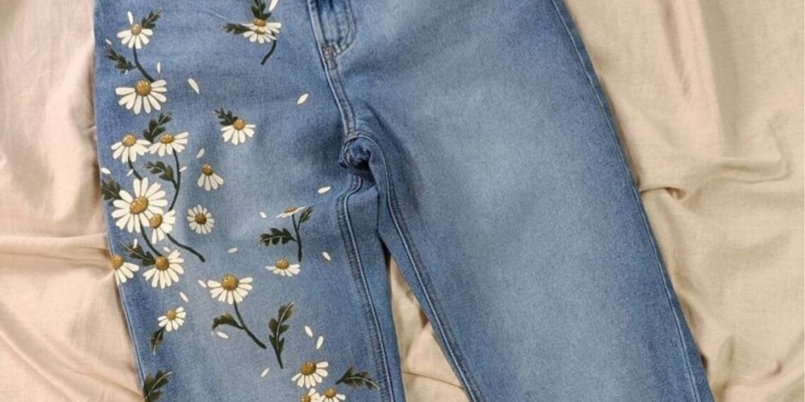 Como renovar roupas antigas com um toque artístico e barato