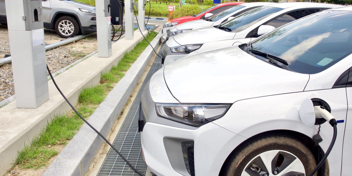 Carros elétricos estão ganhando cada vez mais os corações dos consumidores pela sua economia e praticidade