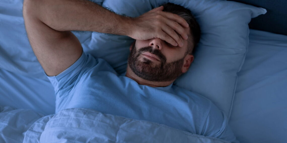 Manter a casa limpa à noite pode ser um dos piores hábitos para o sono