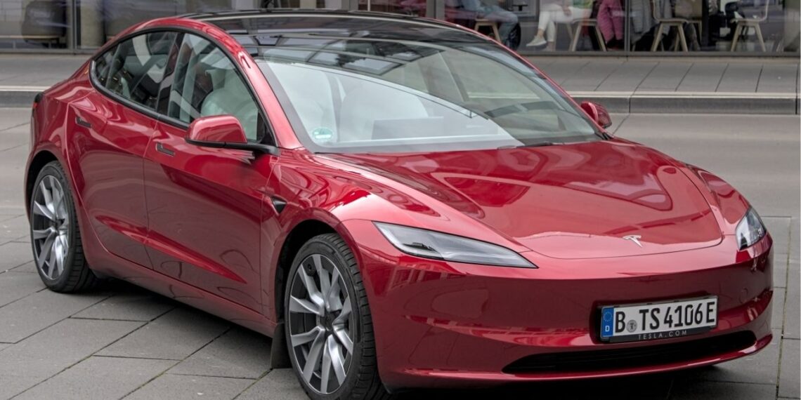 Tesla BMW e Audi lideram a revolução dos carros inteligentes que dirigem sozinhos
