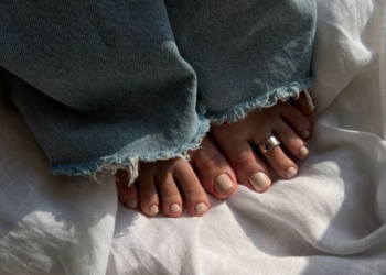 Cores de esmalte para o outono que vão deixar seus pés lindos mesmo no frio