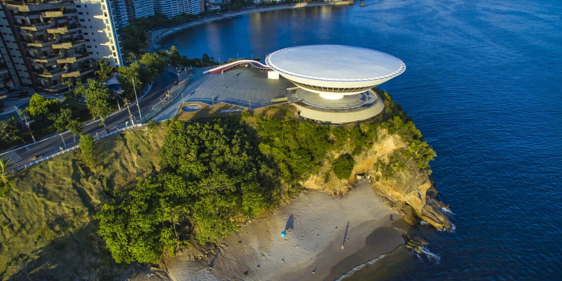 Cidade do interior do RJ encanta com sua beleza natural e economia diversificada