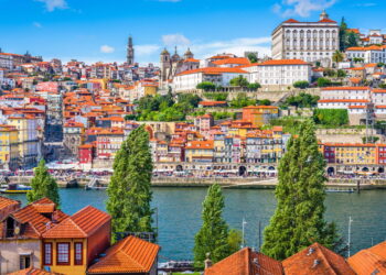A cidade portuguesa que une história e modernidade em cada esquina