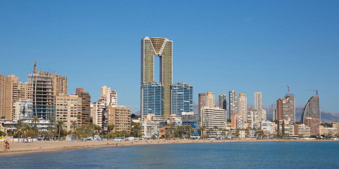 As Melhores Praias e Vida Noturna da Espanha Estão Aqui