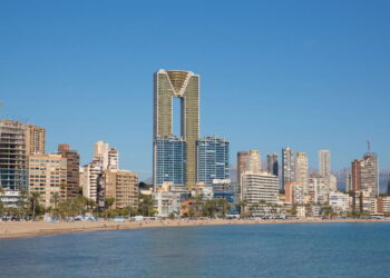 As Melhores Praias e Vida Noturna da Espanha Estão Aqui