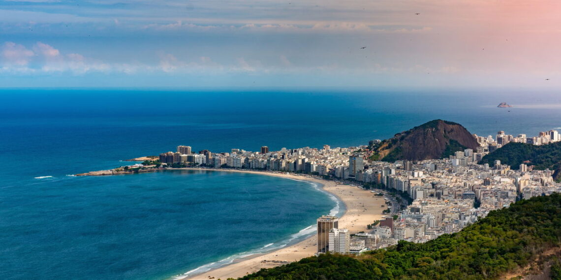 Cidade do RJ ganha destaque nacional por suas famosas praias lindas e proximidade com a natureza
