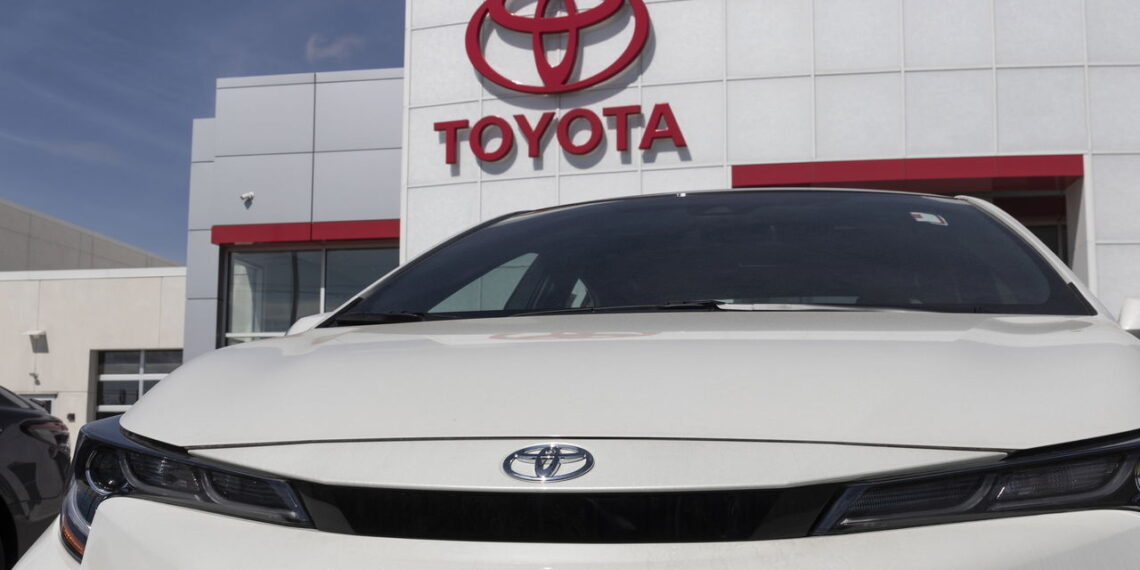 Toyota Corolla lidera mercado de automáticos usados no Brasil em 2025