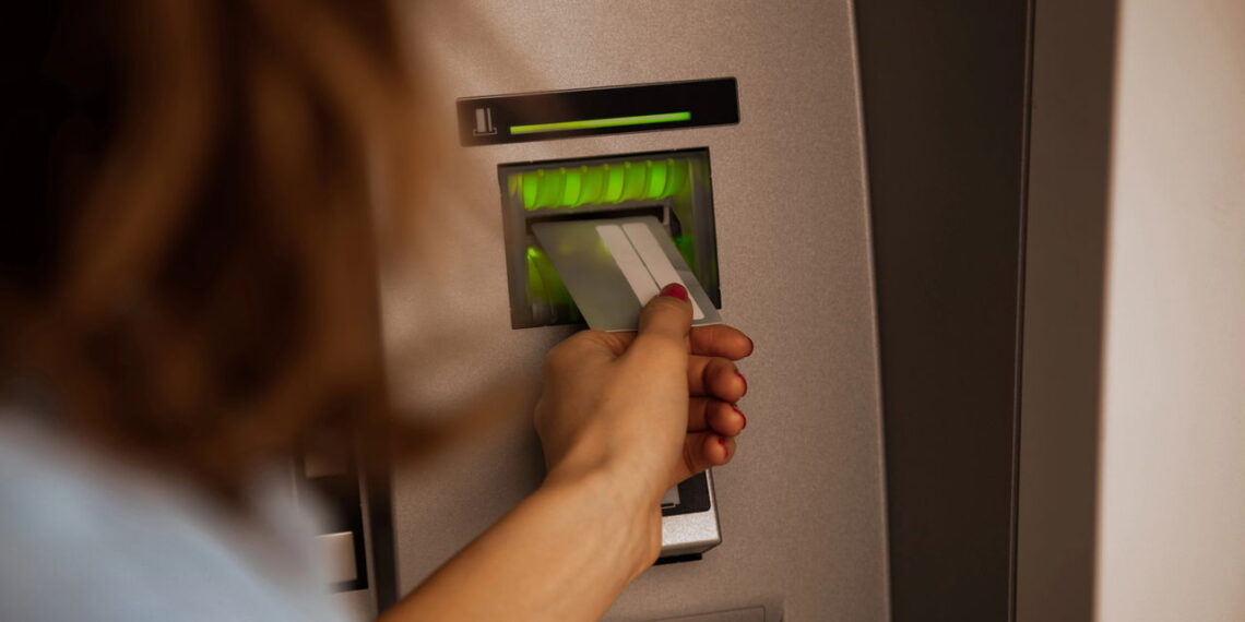 Banco anuncia encerramento de atividades em 60 dias e causa alerta global
