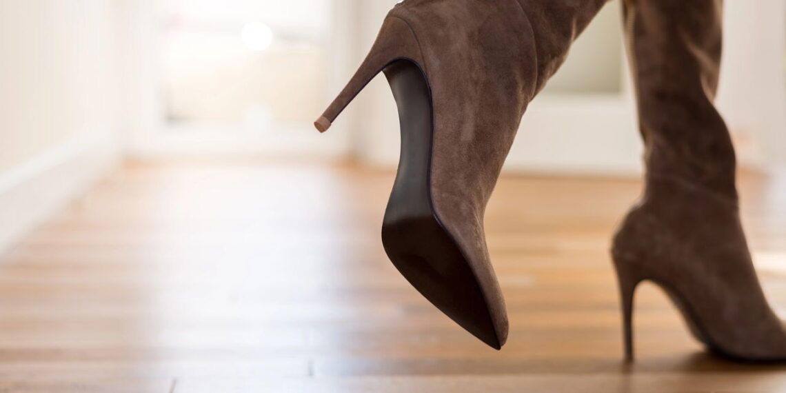 Você nunca mais vai olhar para botas de camurça do mesmo jeito