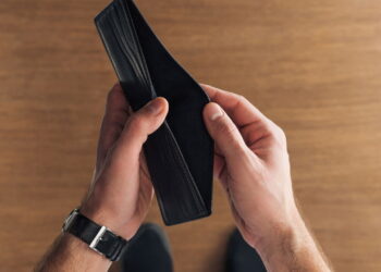 Aprenda a fazer uma carteira ecológica ainda hoje
