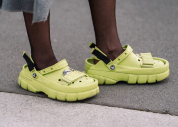Crocs viram tendência e conquistam o mundo fashion