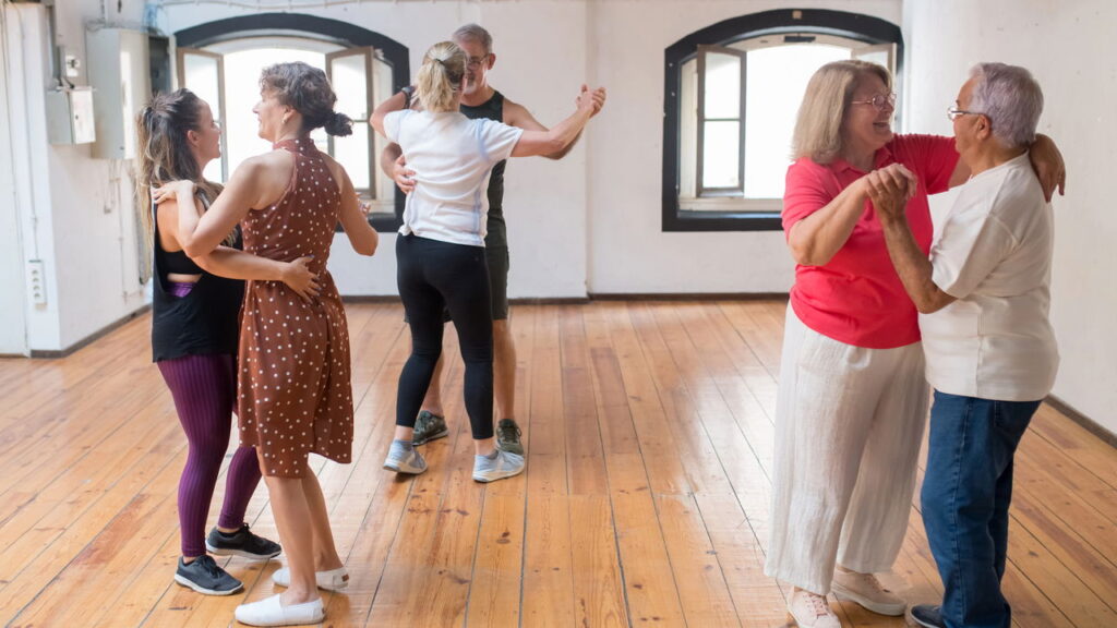 6 benefícios incríveis da dança de salão para a terceira idade