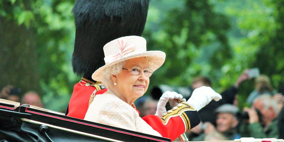 De cartas à internet como Elizabeth II viu tudo acontecer