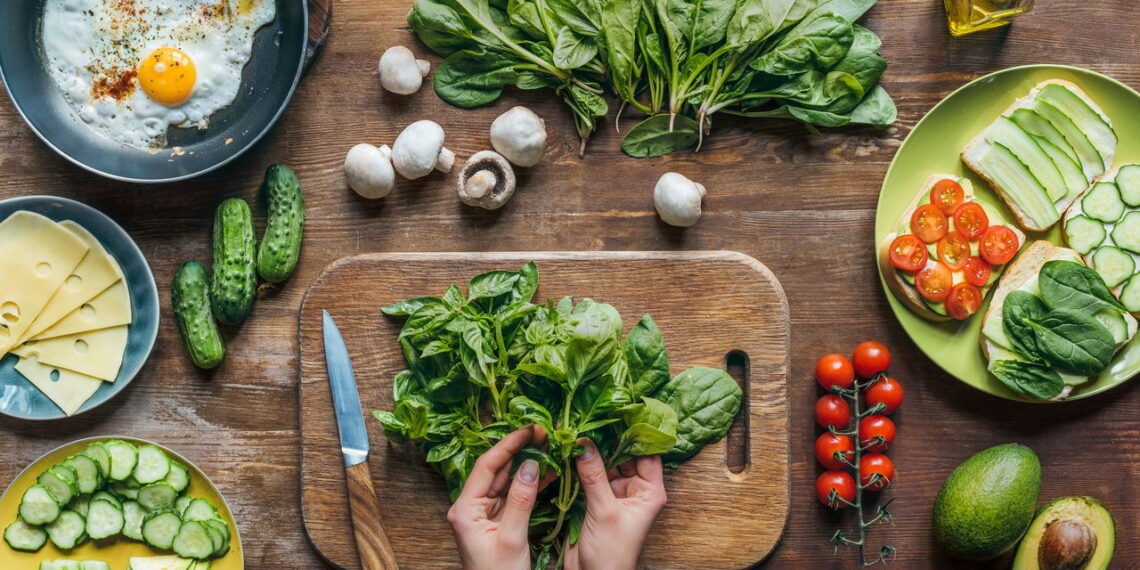 O espinafre pode ser o superalimento que você precisa agora