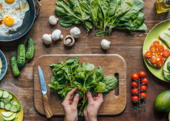 O espinafre pode ser o superalimento que você precisa agora