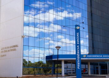INSS emite comunicado urgente sobre descontos indevidos em aposentadorias