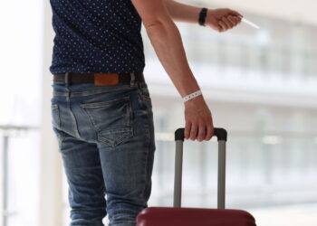 Adeus, bagagem tradicional! Esta mala virou febre nos aeroportos!