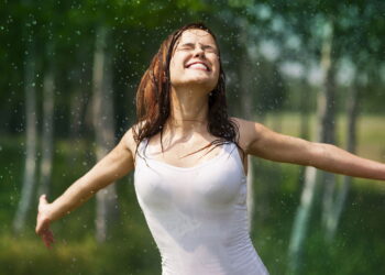 Psicologia explica o que acontece quando você é positivo o tempo todo