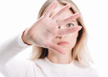 Como identificar uma pessoa má em 5 minutos, segundo psicóloga