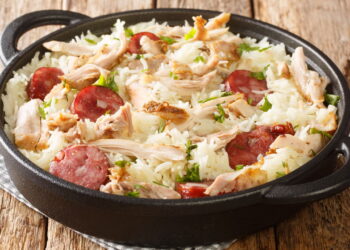 Receita ta da passo a passo para fazer o melhor salpicão de frango para o seu almoço