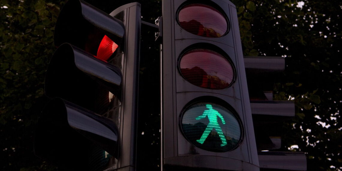 Por que os captchas pedem para clicar em semáforos?