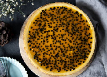 Receita te da passo a passo para fazer a melhor torta de maracujá que você vai ver hoje
