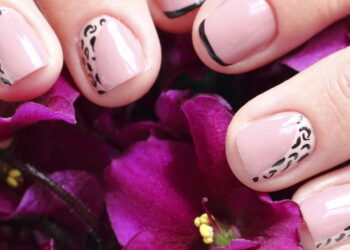 Unhas decoradas para mulheres de 50 anos que esbanjam elegância!