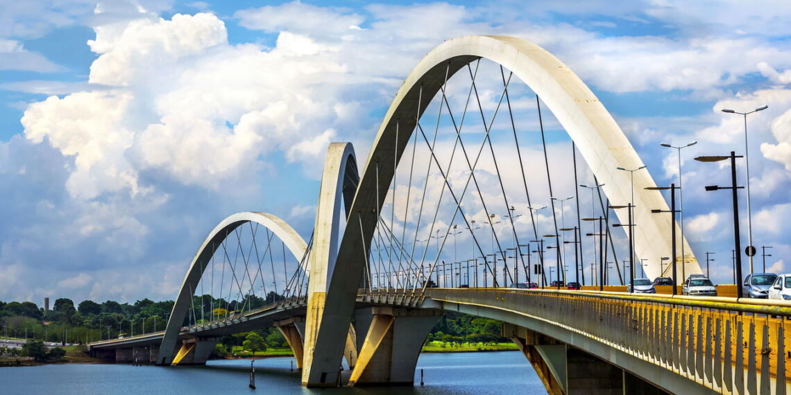 Cidade destaca-se como um dos principais centros políticos e administrativos do país