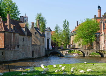 Essa cidade é conhecida por sua linda arquitetura medieval e paisagens urbanas