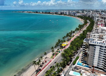 Cidade brasileira é conhecida por suas praias de águas cristalinas e cultura indígena