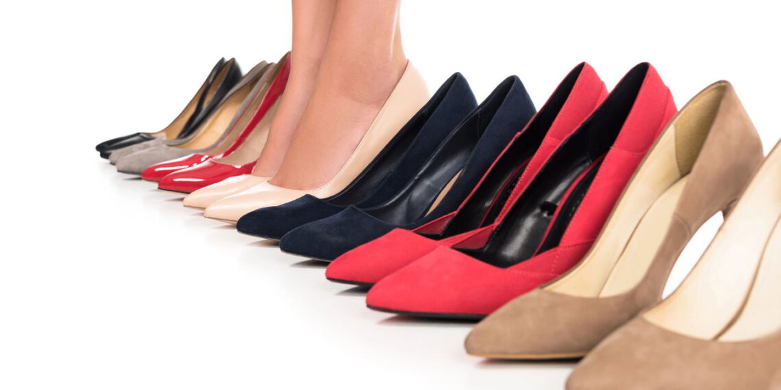 Com tinta e criatividade seus sapatos nunca mais serão iguais
