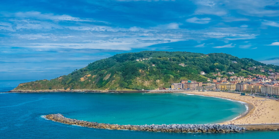 Cidade encanta a todos que a visitam com suas lindas praias e gastronomia renomada