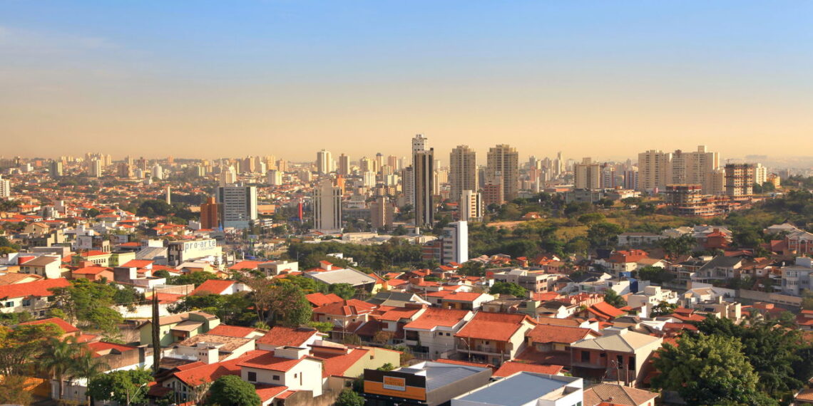Cidade destaca-se como um dos principais polos urbanos da região sudeste do Brasil