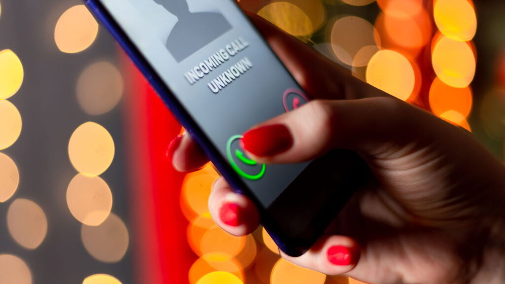 O que você faz quando o celular toca revela algo oculto sobre sua mente