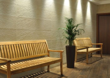 O melhor guia para restaurar bancos de madeira com estilo