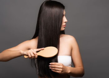 Seu cabelo pode ficar lindo e saudável sem precisar de química