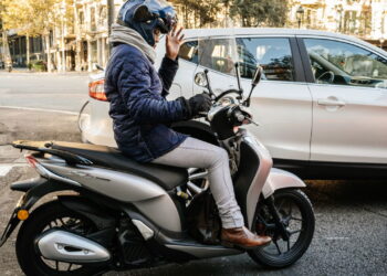 Moto ou carro? Saiba qual combina mais com seu estilo de vida