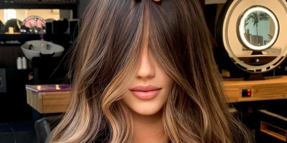 As cores de cabelo que vão dominar 2025 com elegância e ousadia
