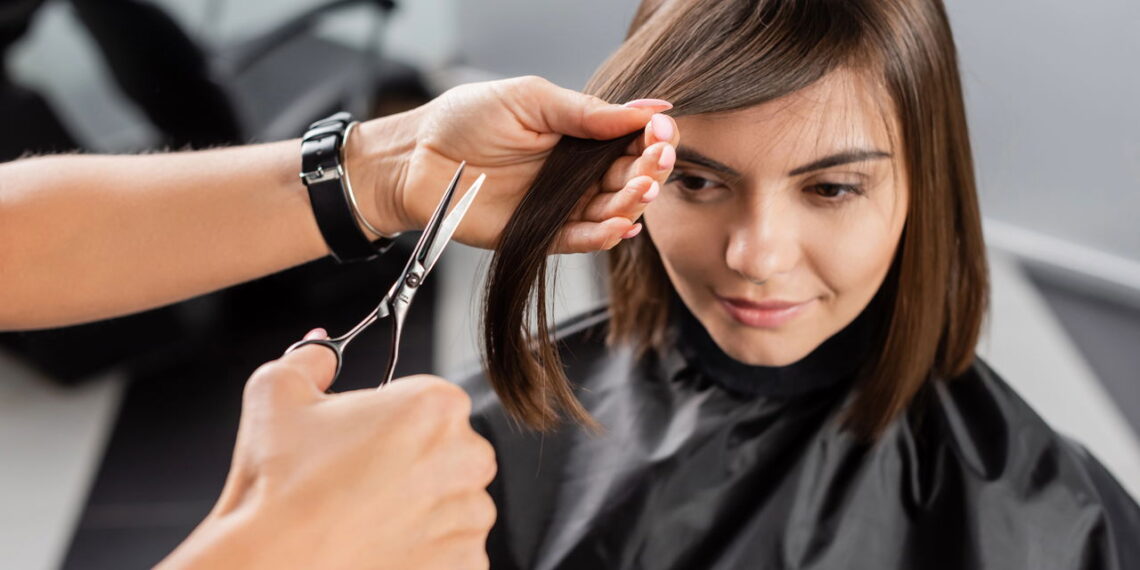 Seu cabelo pode estar te envelhecendo sem você perceber