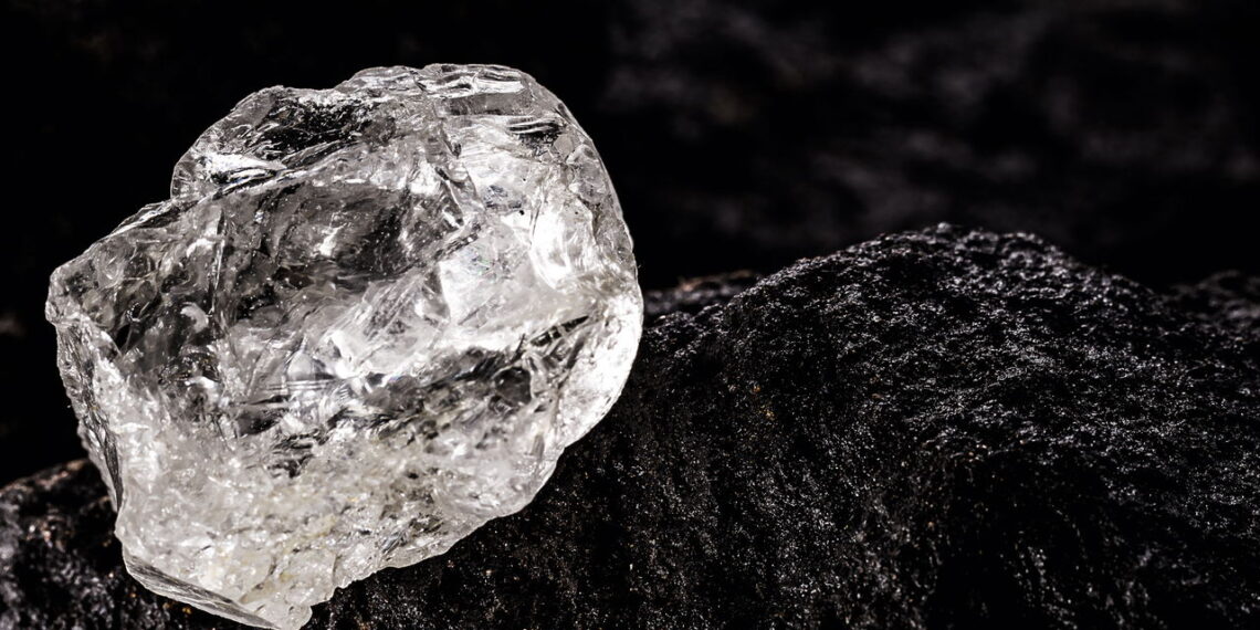 Brasil encontra o 2º maior diamante da história em Minas Gerais
