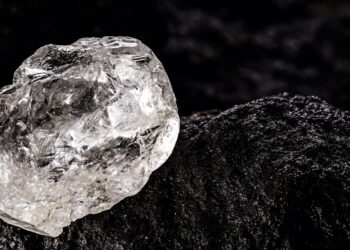 Brasil encontra o 2º maior diamante da história em Minas Gerais