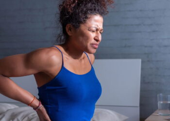 Os 3 melhores exercícios para acabar com a dor nas costas em casa
