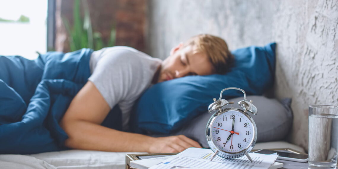 O que acontece no corpo ao dormir menos de 5 horas por noite segundo a ciência