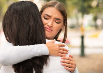 Sinais comuns de que sua amizade é tóxica segundo a psicologia